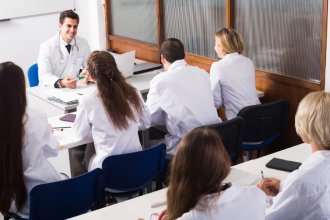 O Instituto IBDSocial destaca como a integração multiprofissional enriquece o cuidado em saúde e promove mais humanização.